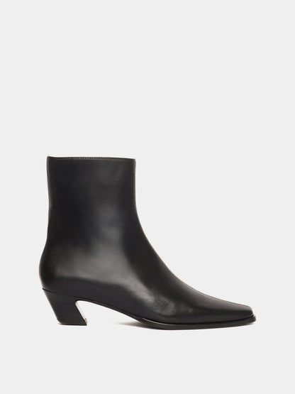Melilla Black Boot